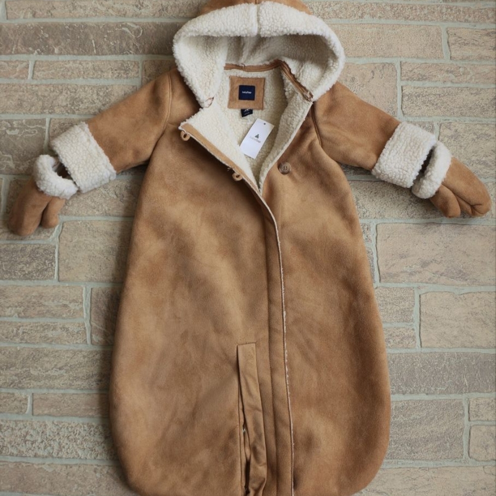 BabyGap Sherpa with mittens